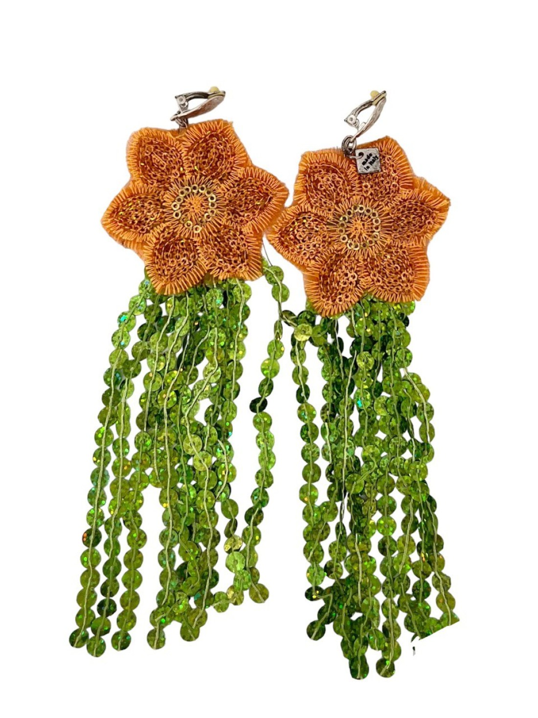 Orecchino fiore e paillettes