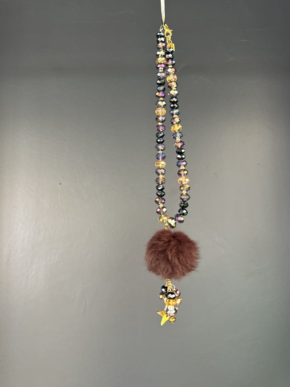 Collana con svarowsky e pon pon in pelliccia