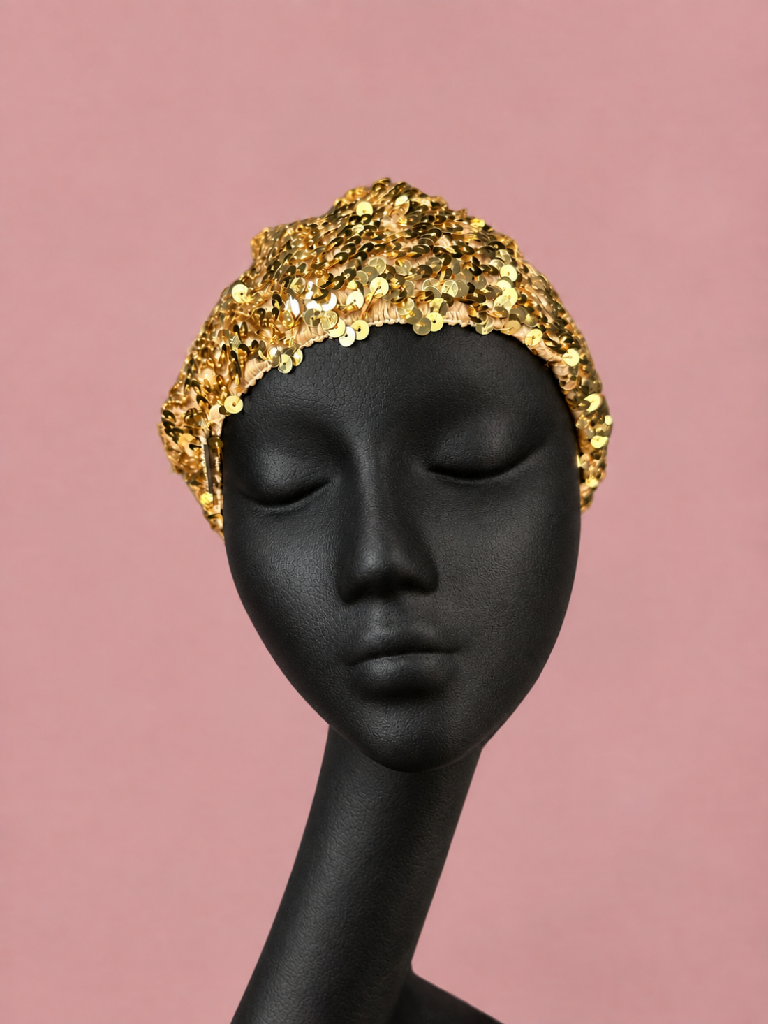Cappello dorato in paillettes